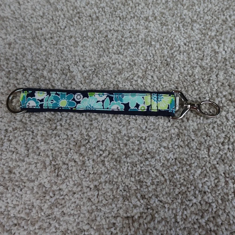 Thirty-One Best Buds Hang-It-Up Key Fob Floral Blue Green 4215832C0000 NEW